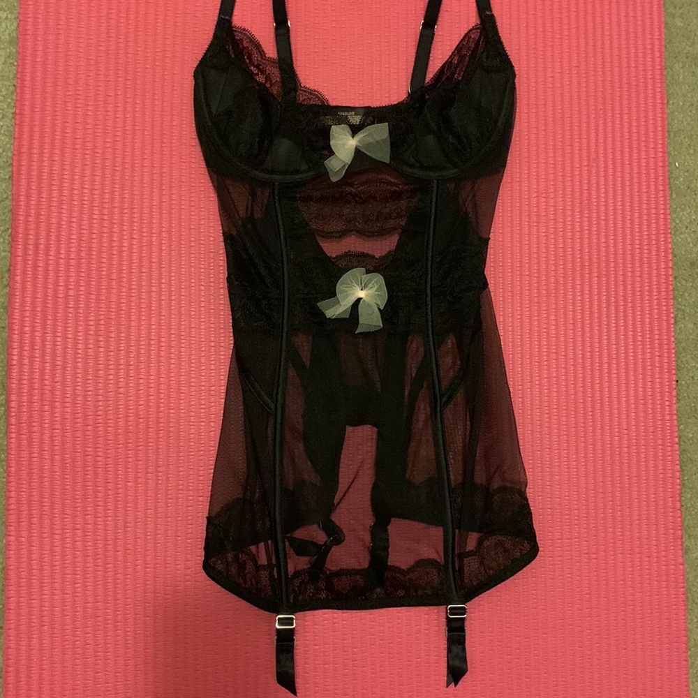 Victoria’s Secret black lingerie 34D